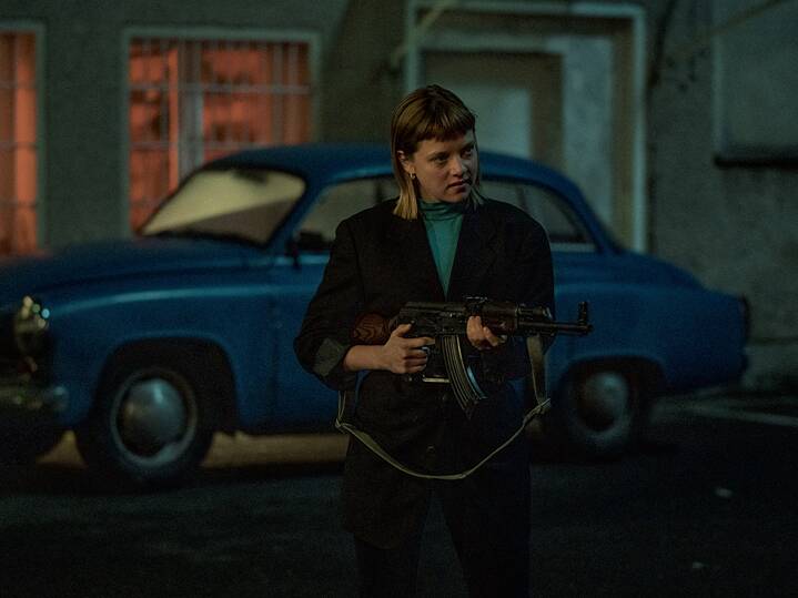 Produktionstandbild aus der Netflix series "Kleo"