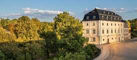 Außenansicht historisches Bibliotheksgebäude