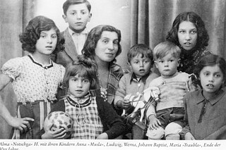 Alma Helenrajner sa decom