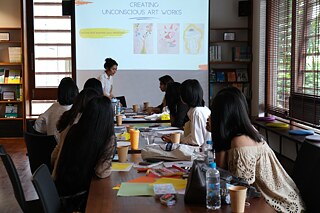 Live with art: Reflect yourself through art for women