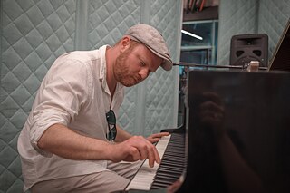 Kai Schumacher spielt Klavier