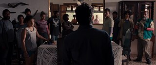 „Propriedade“. Brasilien, 2022. Regie: Daniel Bandeira. Im Bild: Tavinho Teixeira, Ane Oliva, Samuel Santos. Berlinale, Panorama, 2023. 