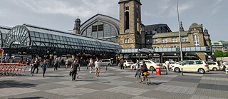 Vorplatz des Hamburger Hauptbahnhofs