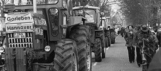 Auch die Diskussion über zivilen Ungehorsam ist nicht neu – insbesondere an den Protesten gegen die atomaren Zwischenlager entbrannte sie immer wieder neu, wie hier in Gorleben im März 1979. 