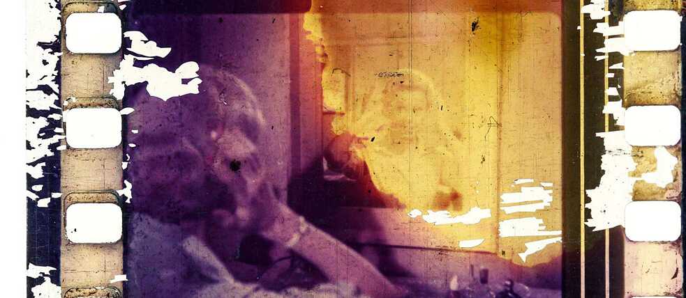 Filmstreifen mit Wasserschaden, emulsion degradation, colour cast