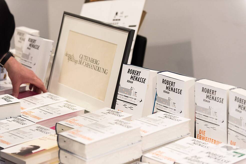 Büchertisch der Gutenberg-Buchhandlung 