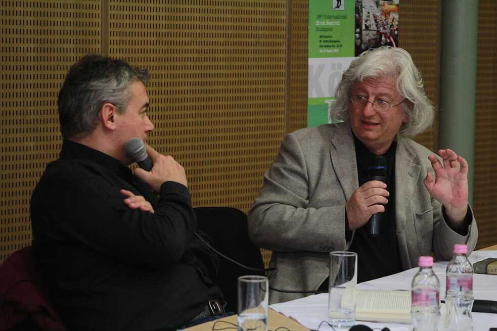 Lesung und Gespräch von Péter Esterházy und Ilija Trojanow 2011.