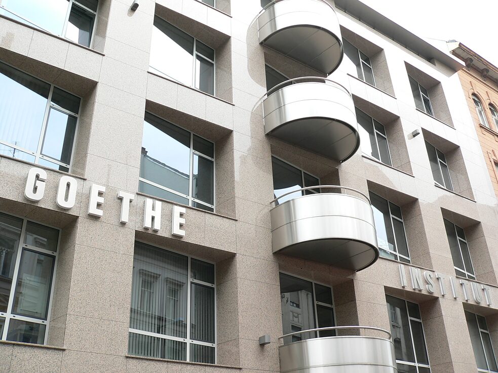 Seit Februar 2006 befindet sich das Institut in der Ráday utca 58.