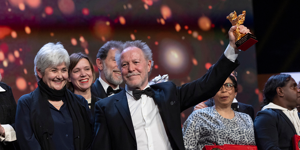 Der französische Film „In the Adamant“ des renommierten Regisseurs Nicolas Philibert bekam den Goldenen Bären verliehen.