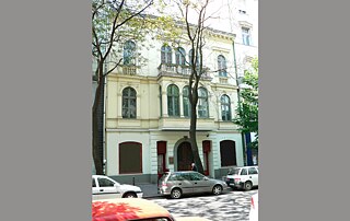 A Goethe-Institut Budapest első épülete a Kecskeméti utca 7. szám alatt. 