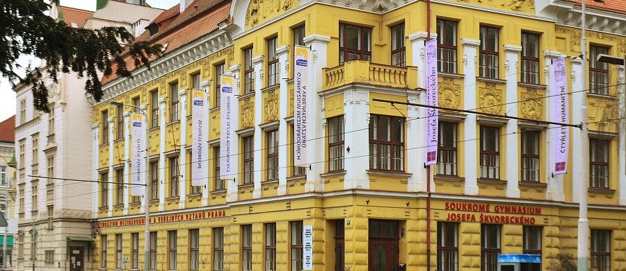 Gymnázium mezinárodních a veřejných vztahů