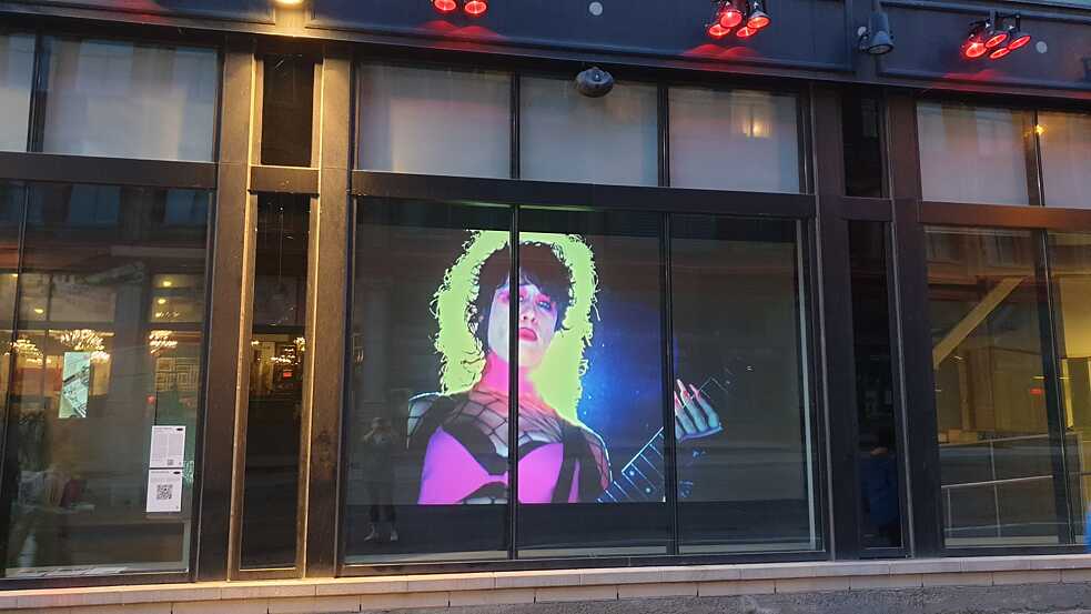 Chicks on Speed, We Don't Play Guitars, 2003, Ausstellungsansicht am Goethe-Institut Montreal