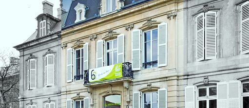 L'avenir d'hier_Key visual: vue sur la facade du Goethe-Institut de Nancy, une ancienne photo et une nouvelle photo se superposent