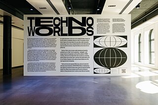 Wandtext der Ausstellung TECHNO WORLDS im Centre PHI in Montreal