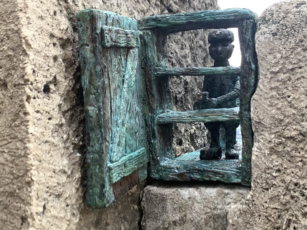 The sculpture "No compote"