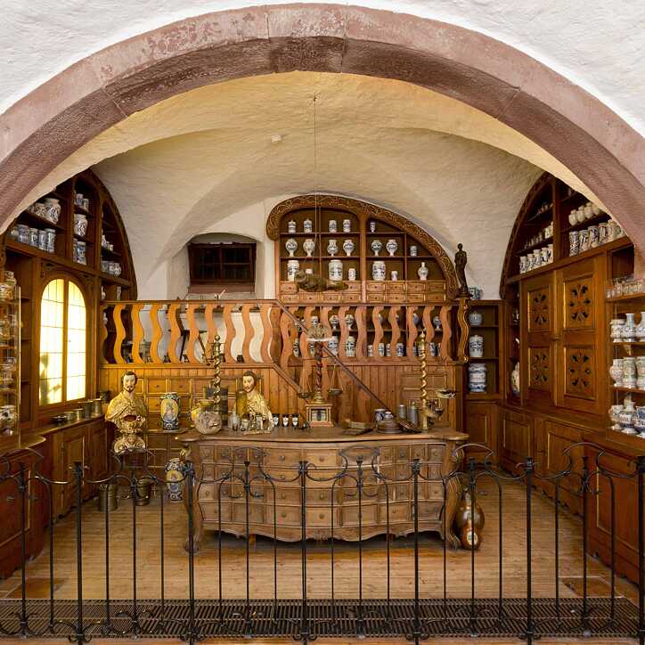 Das Deutsche Apotheken-Museum im Heidelberger Schloss (quad)