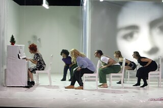 2009. gad aprīlis, Brēmenes Dejas teātra izrāde "Kurp", režisors Urss Dītrihs, 14. Starptautiskajā Baltijas baleta festivālā.