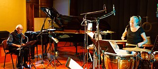 2012. gada oktobris, mūsdienu mūzikas improvizācijas meistardarbnīca avangarda komponista Kristiana Volfa un perkusionistes Robinas Šulkovskas vadībā festivālā „Skaņu Mežs“.