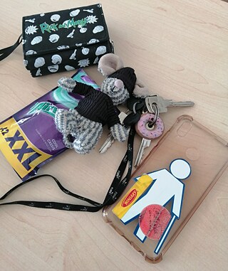 Ich verlasse nie mein Haus ohne mein Handy, Portmonee, Kaugummis und Schlüssel.