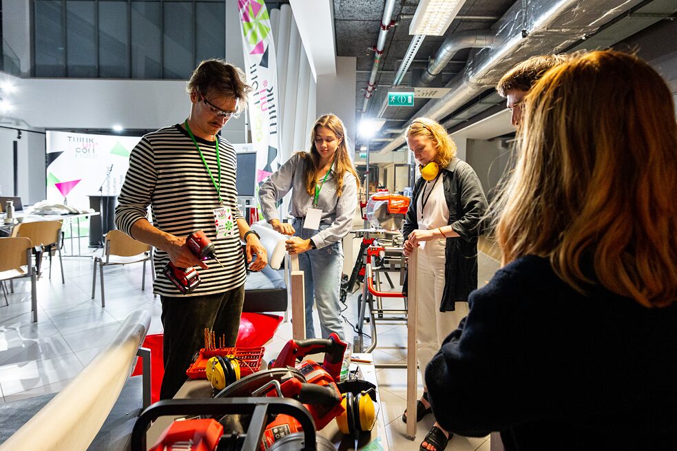 August 2022, Teilnehmer*innen an dem deutsch-französisch-lettischen Kreativworkshop „Think Un*common“.