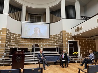 Oktober 2021, Diskussionsveranstaltung im Rahmen der Baltischen Deutschlehrertage im Oktober 2021 in Riga. Im Bild v. l. n. r. Kalle Lina (Vorsitzender des estnischen Deutschlehrerverbands), Natalija Šreibere (Projekt-Alumna „Jugend debattiert“) und Prof. Dr. Hermann Funk (Universität Jena)