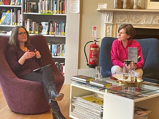 Reading and discussion in the library with audience. © (c) Privat The New Book in Town - Impressions