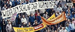 Peacefull revolution © Photo (detail): Michael Richter @ dpa-Zentralbild Peacefull revolution