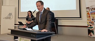 #DerDieDas: Philippe Guex, velvyslanec Švýcarska v České republice