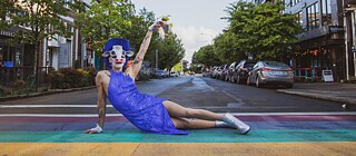 Soya - The Cow Try Walking in my Hooves