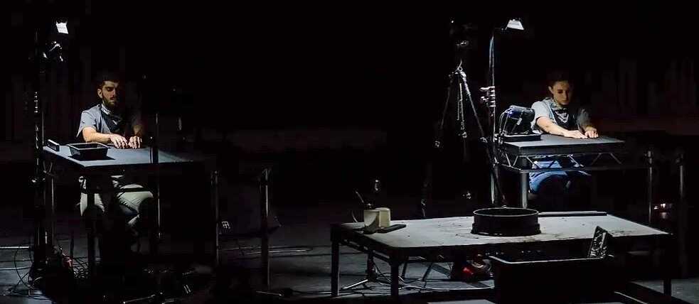 « Manufactory » a été créé en collaboration avec le compositeur et musicien électrique allemand Sascha Ring (également connu sous le nom d'Apparat) et le collectif d'artistes berlinois Transforma.