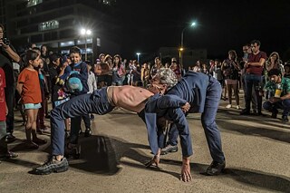 Dos Vidas: Zwei Leben, versión calle