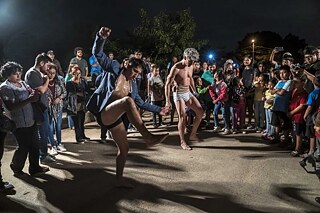 Dos Vidas: Zwei Leben, versión calle