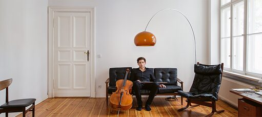 Bild mit Cello