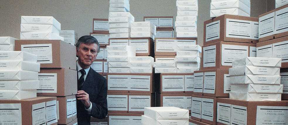 “My name is Lohse, I am here to make some purchases” – and specifically, far too much of everything. The quotes from “Pappa ante Portas” about Heinrich Lohse, a purchasing manager who found it hard to adjust to retirement, still have people in fits of laughter to this day.