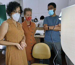 Vorführung des Systems zur bildlichen Erfassung von 3D-Objekten zur digitalen Verbreitung während des Workshops zum Projekt „Museu Portátil – Edição de Bolso“ in Salvador, 2021.