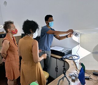  Vorführung des Systems zur bildlichen Erfassung von 3D-Objekten zur digitalen Verbreitung während des Workshops zum Projekt „Museu Portátil – Edição de Bolso“ in Salvador, 2021.