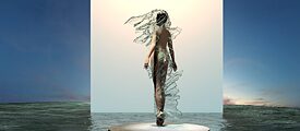 Designérka Scarlett Yang navrhuje digitální módu a experimentuje mimo jiné s materiály z řas, které se po použití dají odbourat namočením do vody.