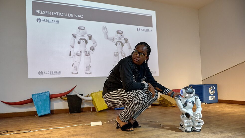 Goethe-Institut Robot in Residence in Yaounde Kamerun 
