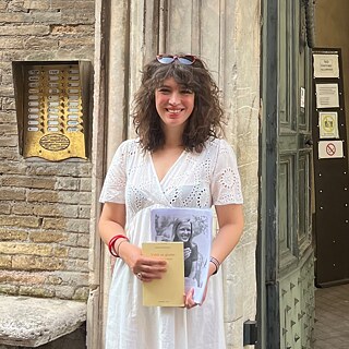 Ilaria Gaspari vor dem Palazzo Sacchetti in der Via Giulia, wo Ingeborg Bachmann ihre letzte Wohnung hatte.