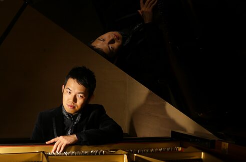 Chuan Choy Headshot 1