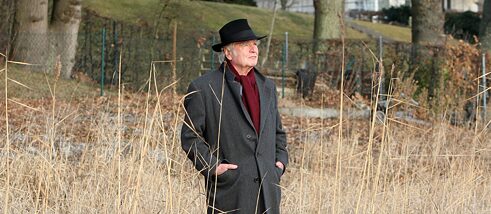 Writer Martin Walser in front of his house in Nussdorf near Überlingen on Lake Constance in 2008