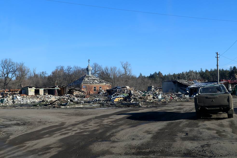 Dezember 2022: Das komplett zerstörte Ortszentrum von Jazkiwka, Oblast Donezk.