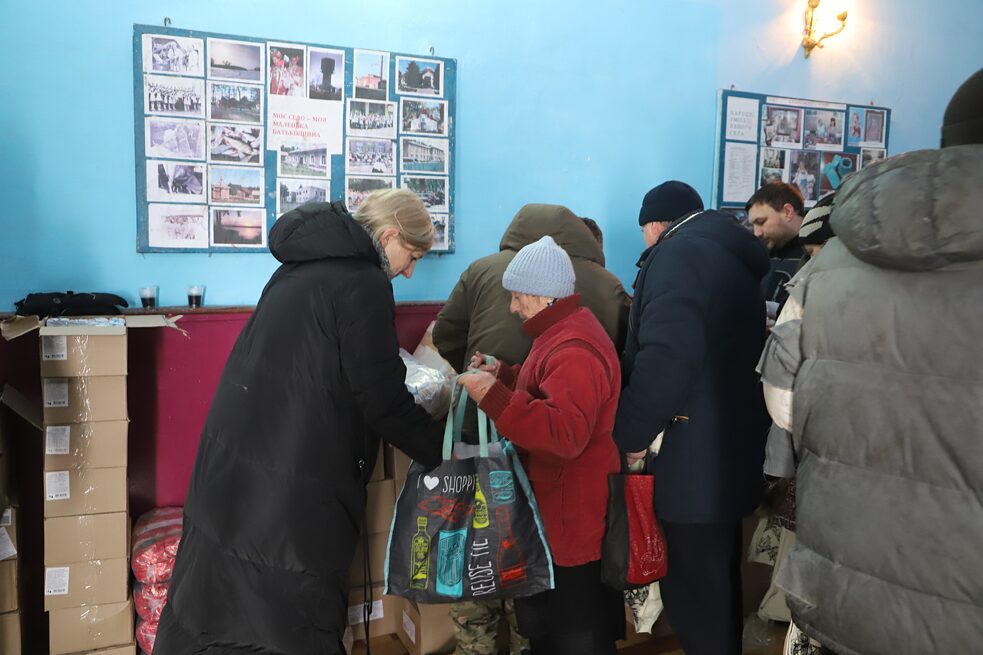 Februar 2022: Spendenaktion in Piski-Radkiwski, Oblast Charkiw nahe der Oblast Donezk.