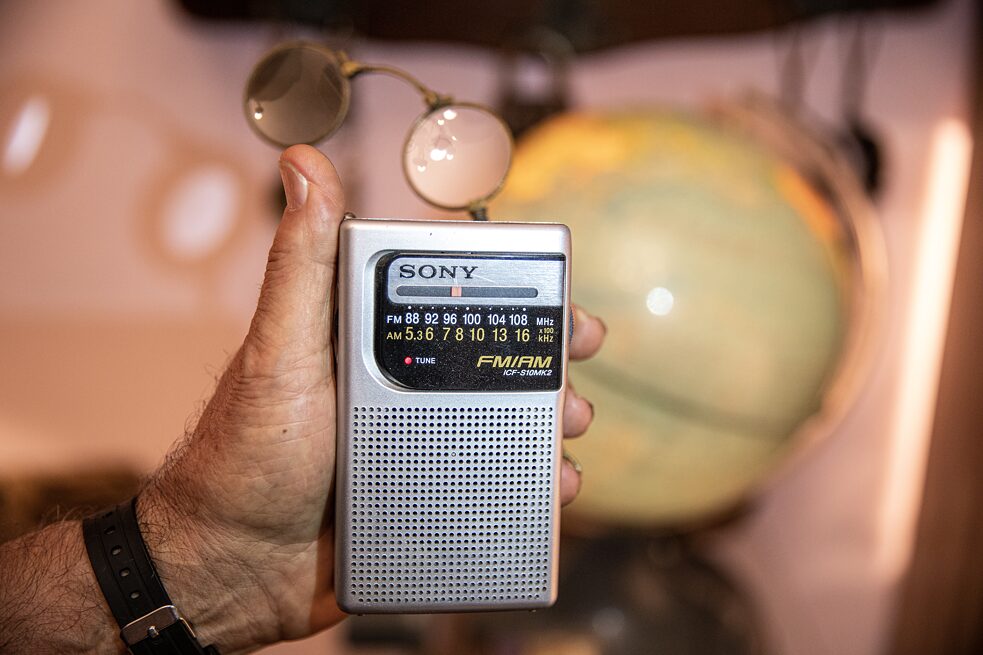 Kleines Taschenradio von Sony aus der Sammlung von Oded Bileski