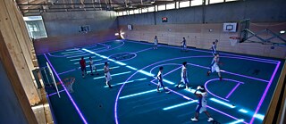 Stein an der Traun, Indoor-Fitnessbereich, Yogaraum und Sporthalle