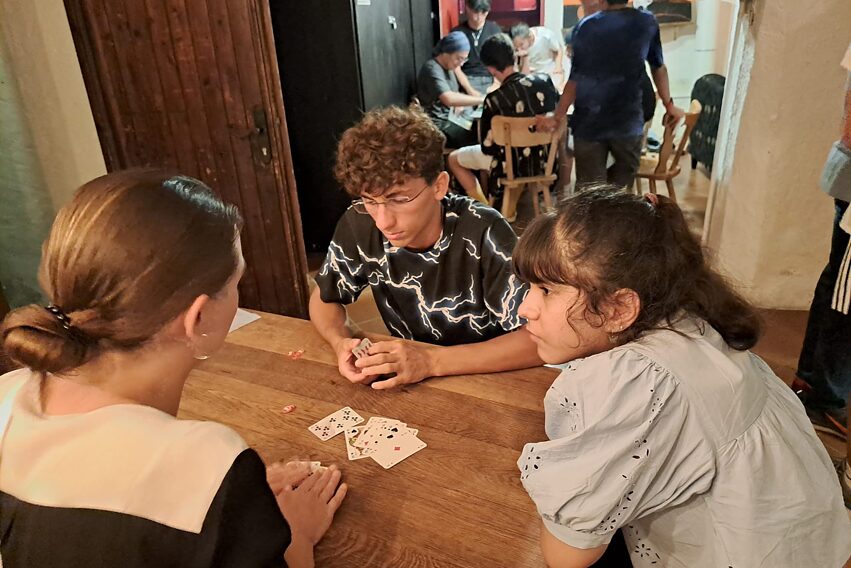 Kinder mit Brettspielen