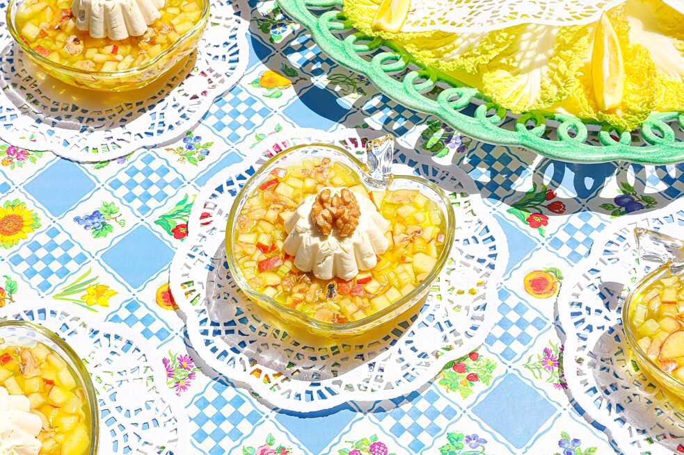 Ensalada Waldorf en gelatina