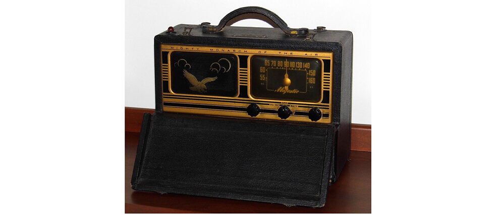 Majestic Portable Radio: the “Mighty Monarch of the Air”