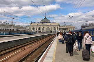 Na hlavnej stanici Odesa: denne sem prichádzajú a odchádzajú tisíce ľudí.