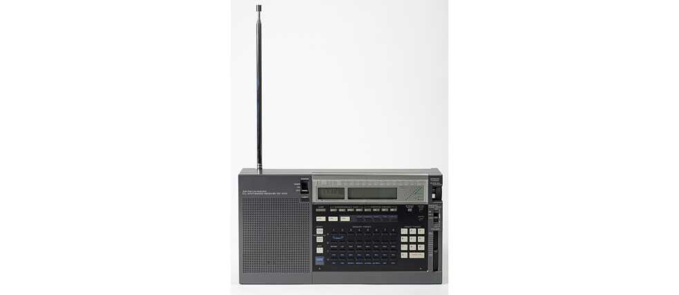 Sony ICF-2010: For signals from the other side of the planet
